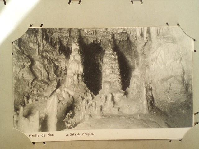 /Belgium/Places/BE_Place_1900-1949_Caves. Grotte de Han. La Salle du Precipice.jpg